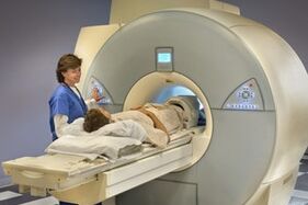 MRI mar bhealach chun osteochondrosis lumbar a dhiagnóisiú