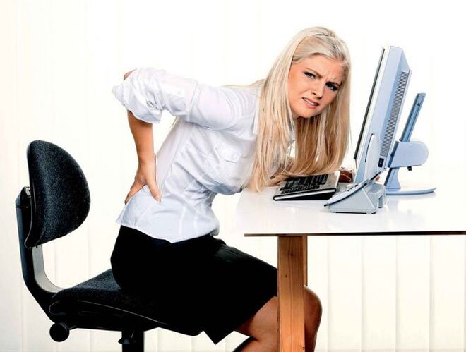 tá pian droma ag cailín